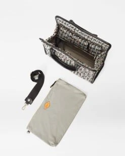 Boucle Medium Metro Box Tote -Fashion Trend Bag Store 1479X1939 A3