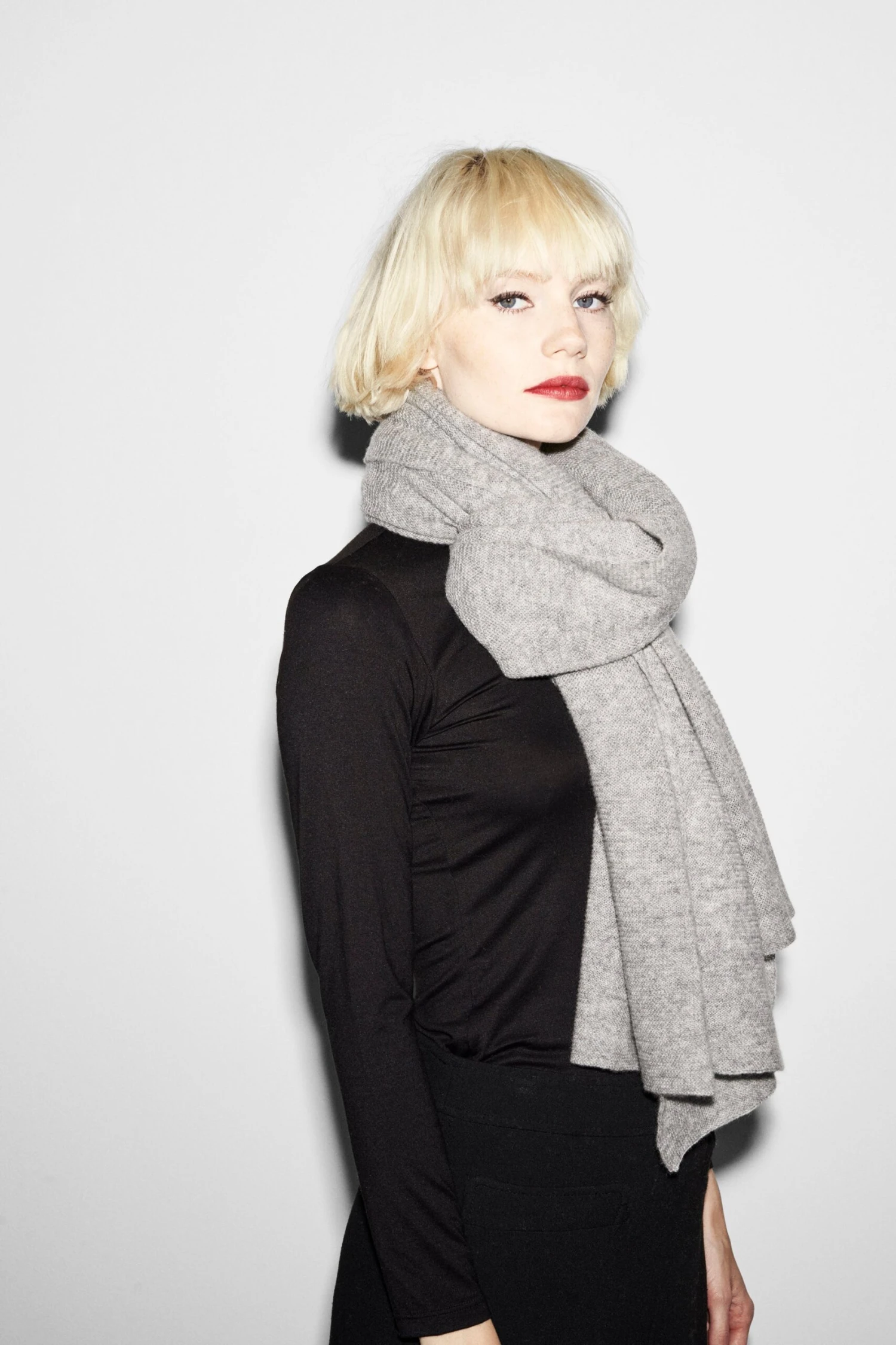 Light Grey Cashmere Travel Wrap 2 Light Grey Cashmere Travel Wrap - Image 2