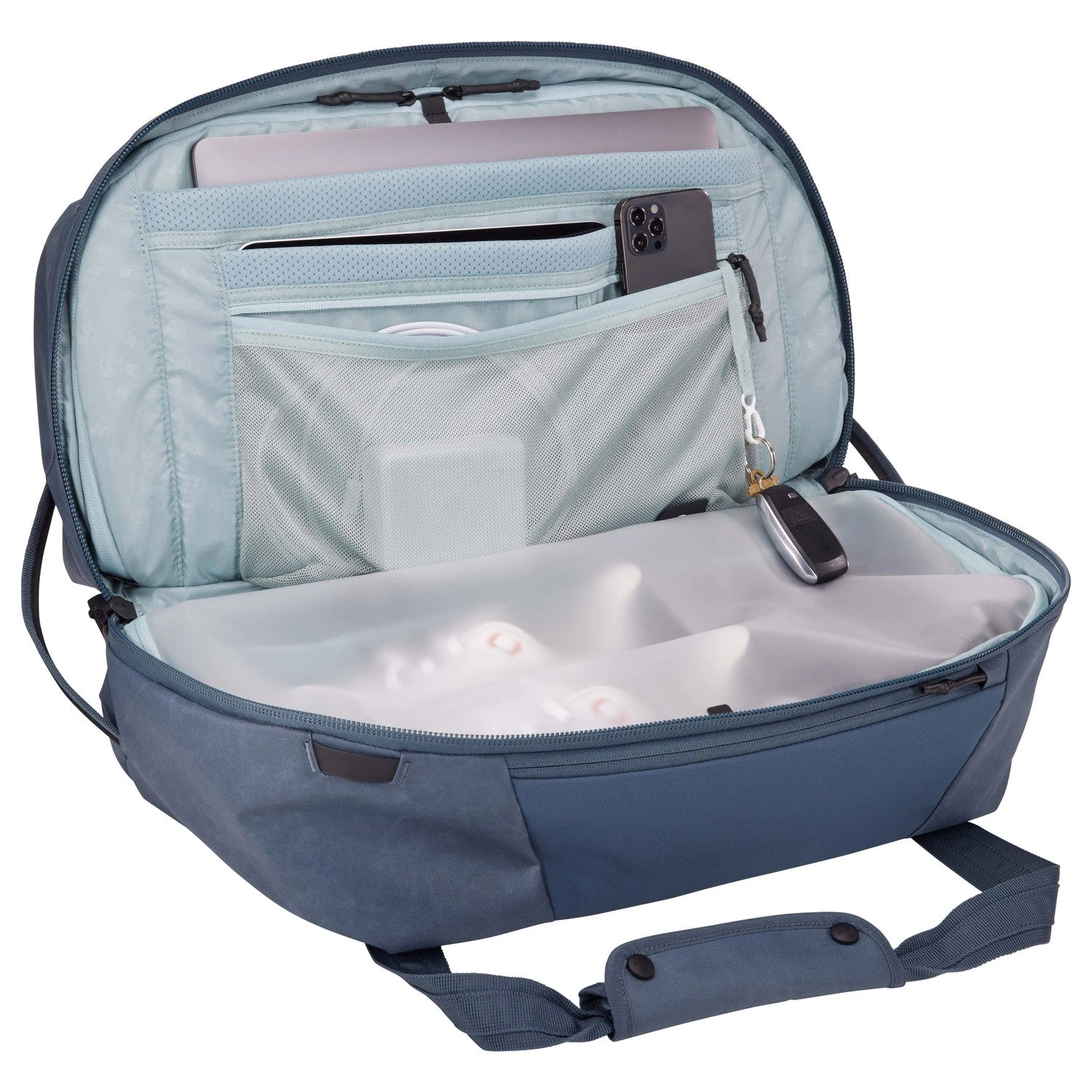 Thule Luggage Aion Duffel 35L 15 Thule Luggage Aion Duffel 35L - Image 15